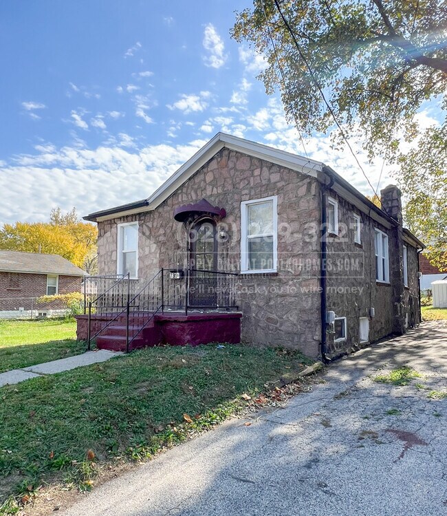 Building Photo - 7316 Park Dr