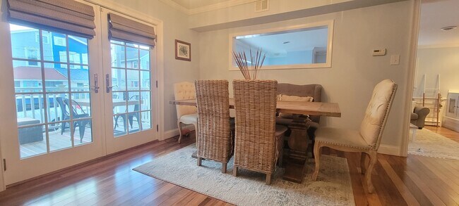Foto del edificio - 6404 Monmouth Ave