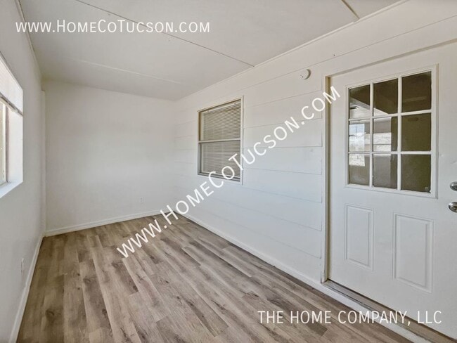 Building Photo - HORSE PROPERTY 6031 S South Arrow: 3 bedro...
