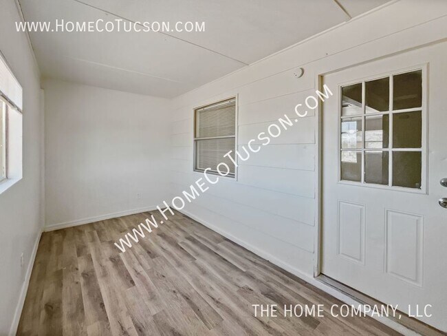 Foto del edificio - HORSE PROPERTY 6031 S South Arrow: 3 bedro...