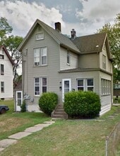 Building Photo - 107 E 2nd St