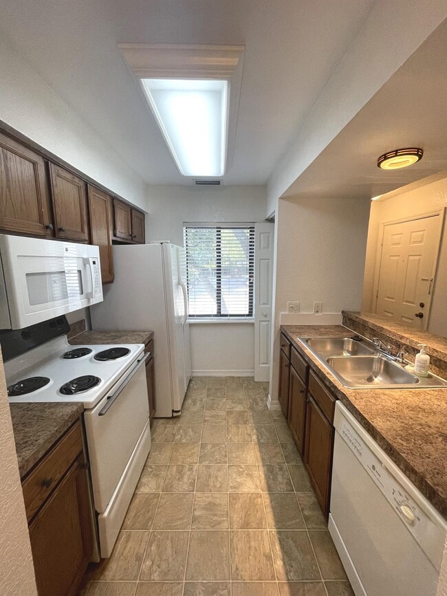 Foto del edificio - 226 Riverbend Dr