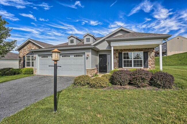 Foto del edificio - 312 Sleepy Hollow Dr