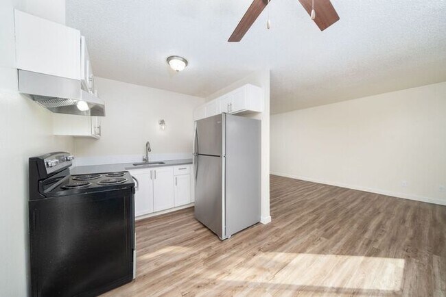 Foto del edificio - 1 bedroom in Oregon City! Must See!! 1ST M...