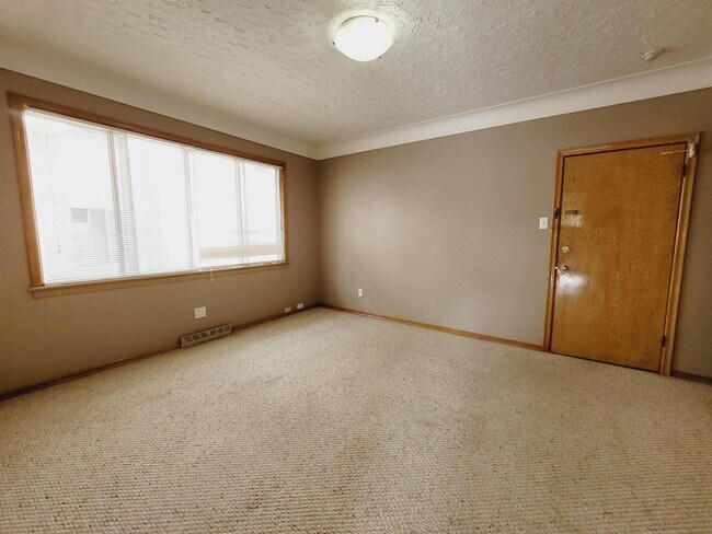 Photo du bâtiment - 10976 124 St