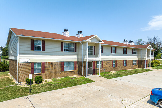 Building Photo - Hyde Park Townhomes & Apartments