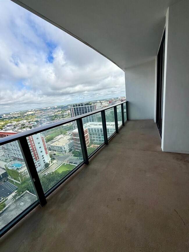 Foto del edificio - 1600 NE 1st Ave