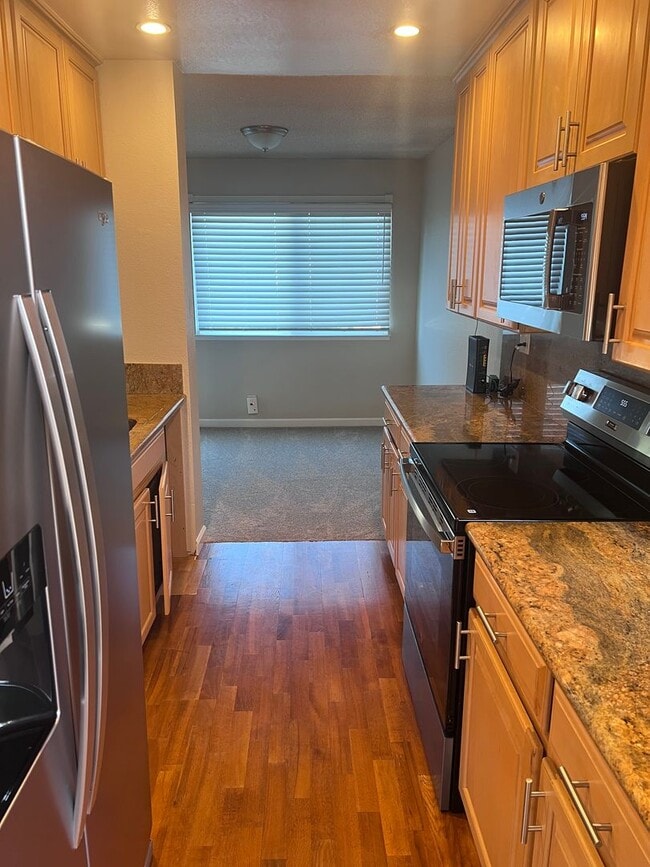 Building Photo - DESIRABLE GATED COMMUNITY WITH VIEWS, POOLS, HOT TUB, FITNESS CENTER, AND MORE!!!