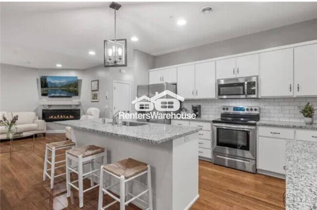 Foto del edificio - 7303 Kalland Cir NE
