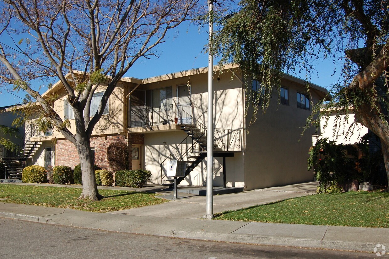 tomado del 12/062 Sue Pisciotta - 2355 Sutter Ave