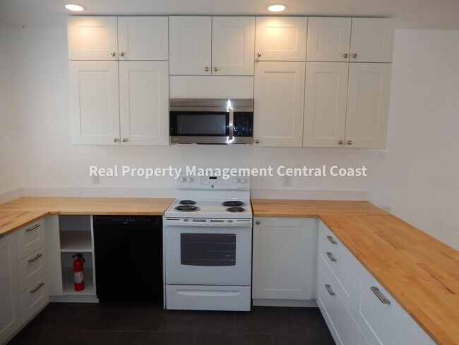 Building Photo - AVAILABLE JULY - Updated 3 Bedroom SLO Hom...