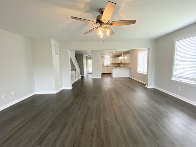Foto del edificio - Four Bedroom Townhome Located on Hilton He...