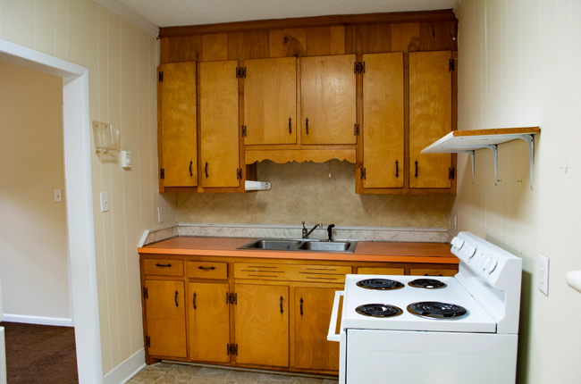 Building Photo - 811 Springwood Ave