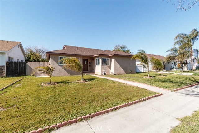 Building Photo - 10443 Woodley Ave