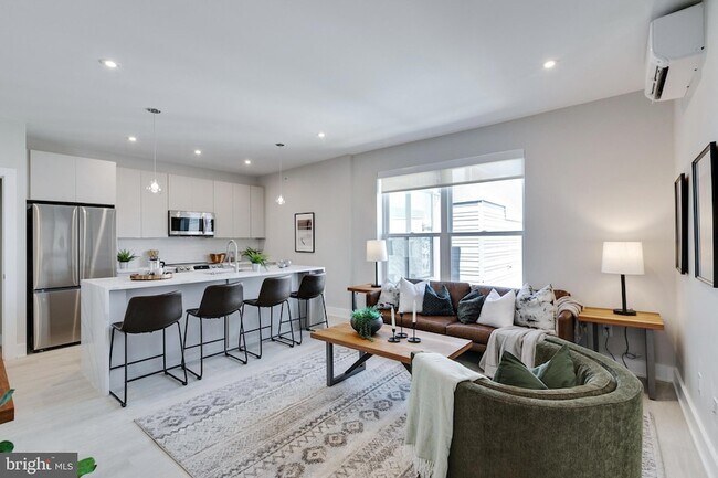 Foto del edificio - 1533 Ridge Ave