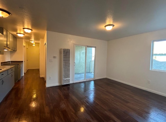 Photo - 238 E Vernon Ave (Los Angeles, CA) Apartment