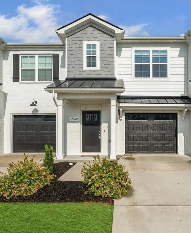 Building Photo - 4329 Doral Dr