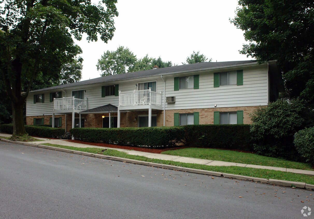 2133 W Walnut St, Allentown, PA 18104 Apartments in Allentown, PA