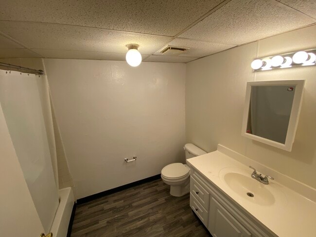 Building Photo - 1143 1st St NW