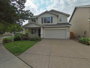 Building Photo - 3258 SE Shoreline Dr