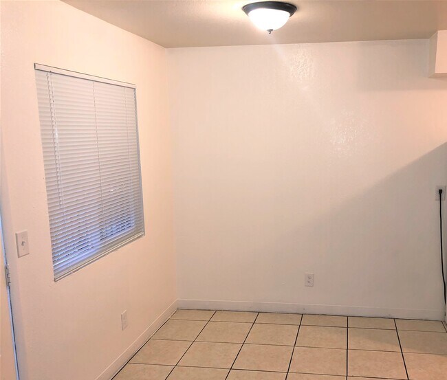 Foto del edificio - 4711 Convaire Ave