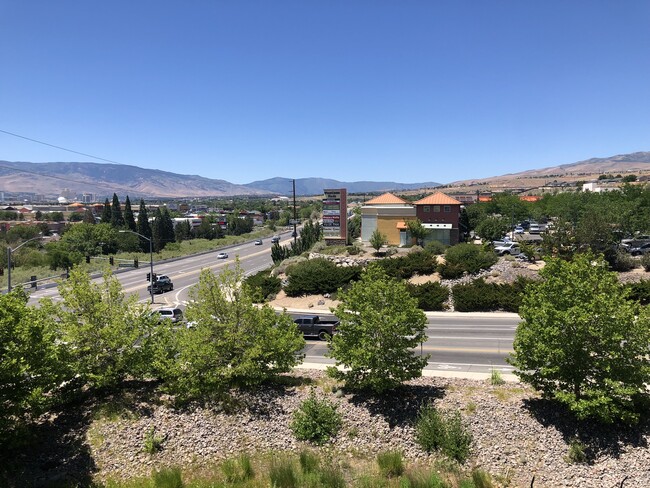 Foto del edificio - 3223 Sterling Ridge Cir