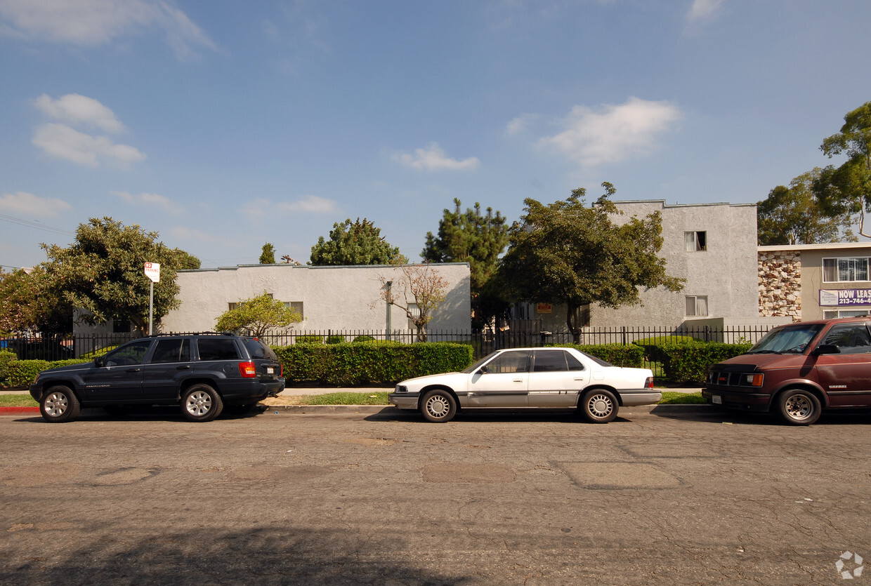 Primary Photo - 2714 Orchard Ave