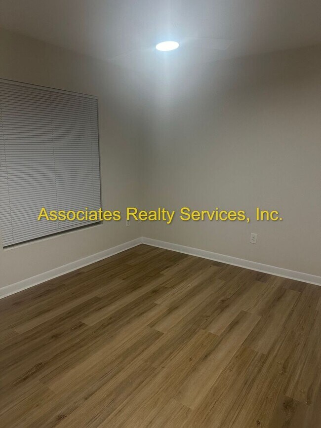 Foto del edificio - Remodeled 4BD/2BA Home with Den in Northwood!