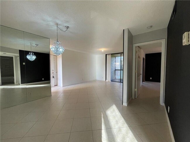 Building Photo - 5701 Riverside Dr