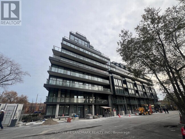 Building Photo - 2 Manderley Dr