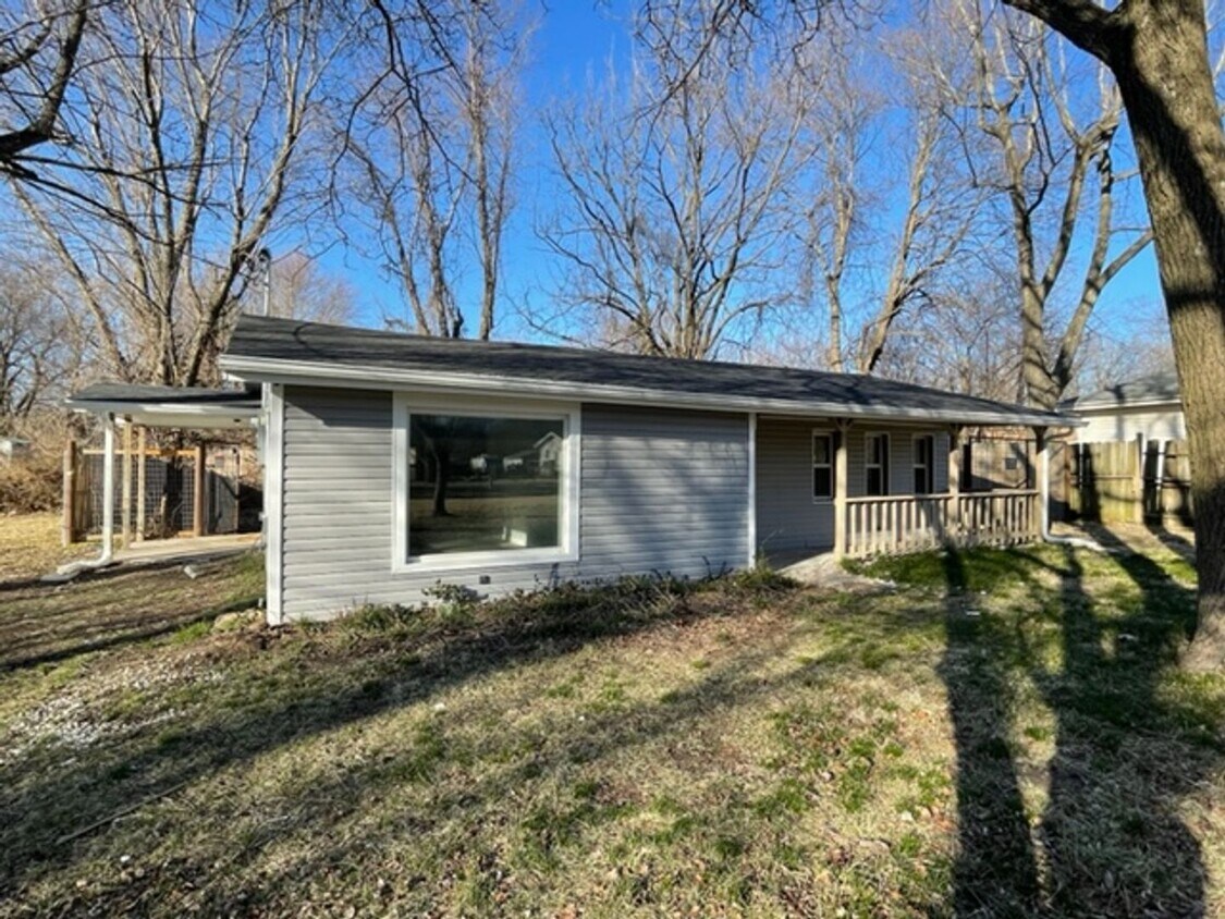 Primary Photo - Great Location / Updated Home!