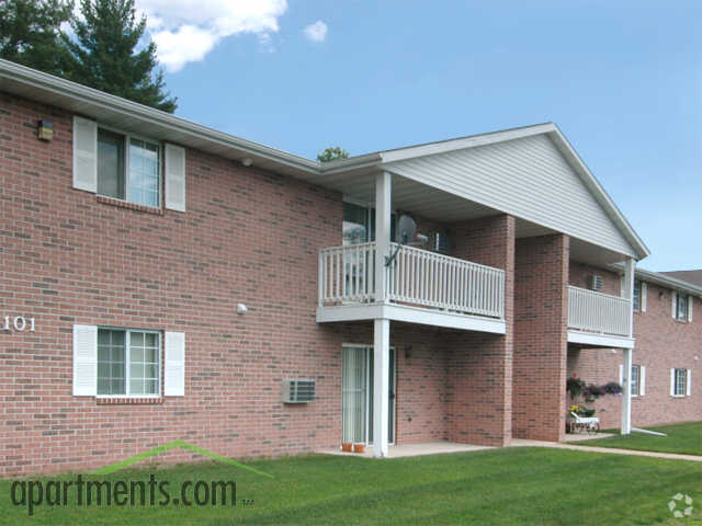 Building - Oconto Park Apartments