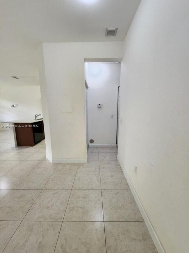 Foto del edificio - 230 NW 109th Ave