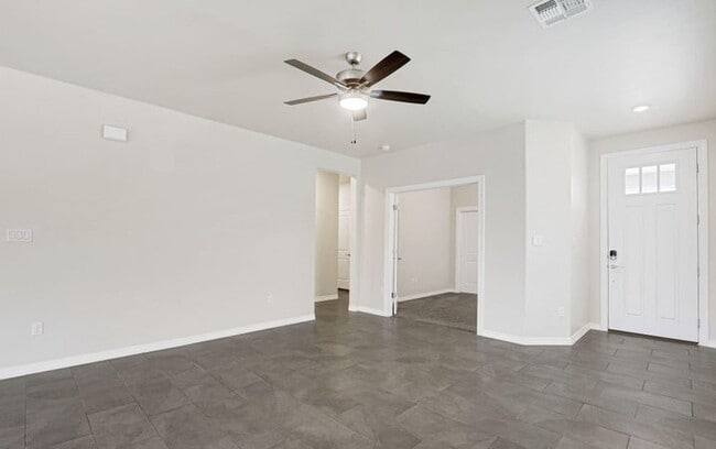 Building Photo - 2911 Aragon Ave