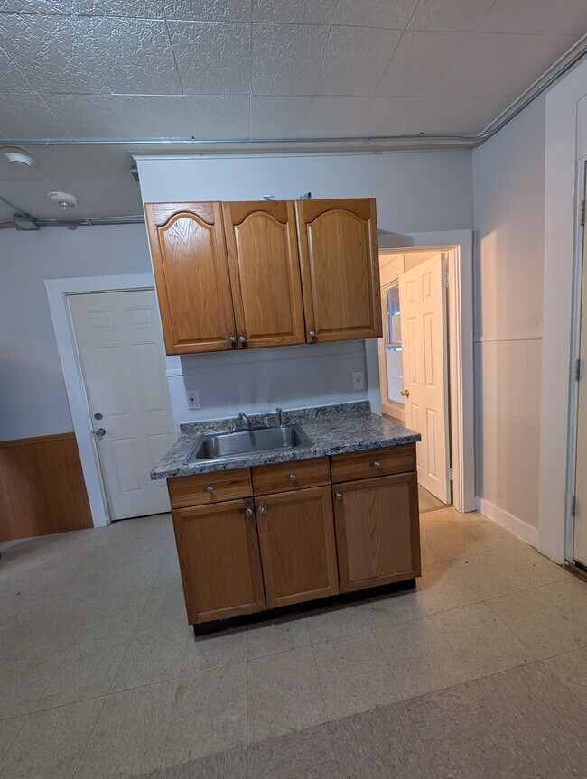 Building Photo - 224 Lyman St