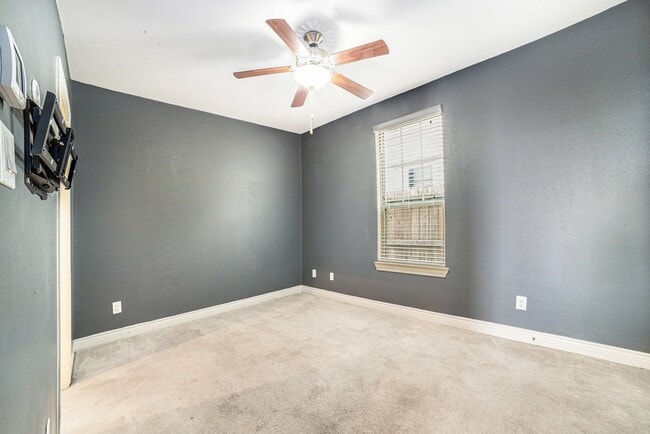 Building Photo - 5311 Kiam St