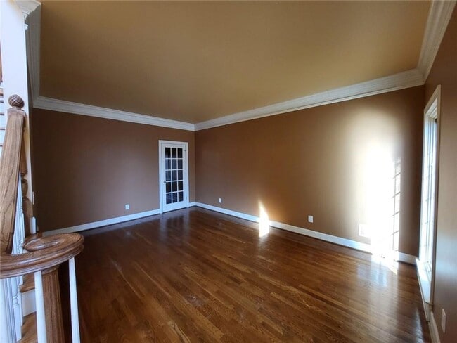 Foto del edificio - 2438 Kings Ct NE