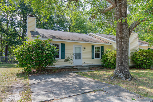 Building Photo - 410 Cedar Creek Dr