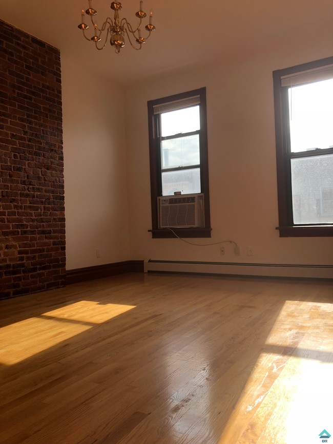 Building Photo - 36 Driggs Ave