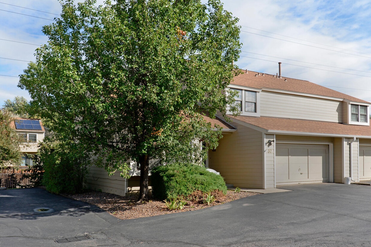 Primary Photo - 6869 W 10th Ave