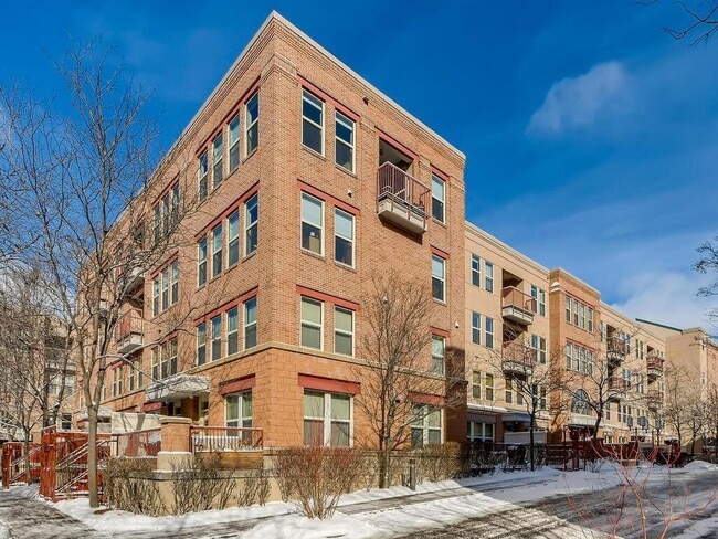 Building Photo - 560 N 2nd St