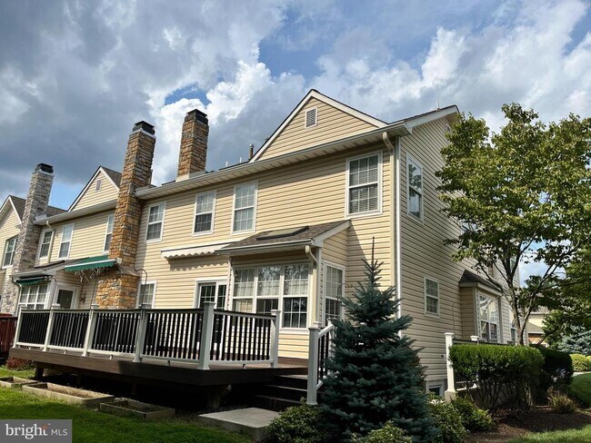 Building Photo - 144 Medinah Dr
