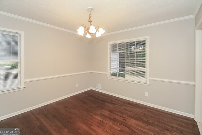 Foto del edificio - 3103 Skyland Dr