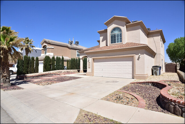 Building Photo - 12321 Tierra Laurel Dr