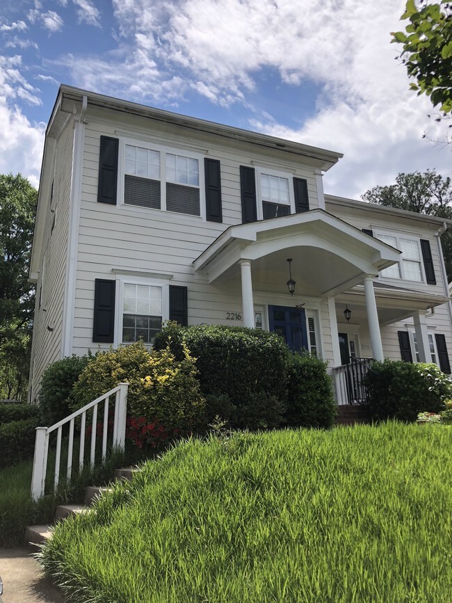 Foto del edificio - 2216 Bellaire Ave