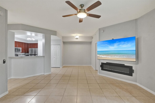 Foto del edificio - 2421 NE 65th St