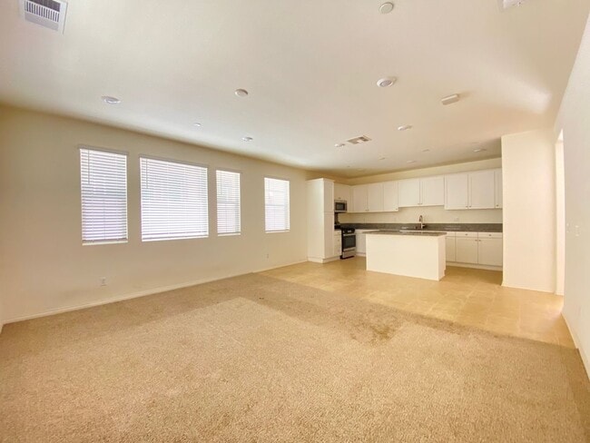 Building Photo - Cozy 3 Bedroom and 2.5 Bath home in Eastvale!