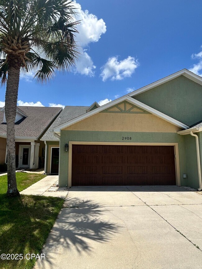 Foto del edificio - 2908 Country Club Dr