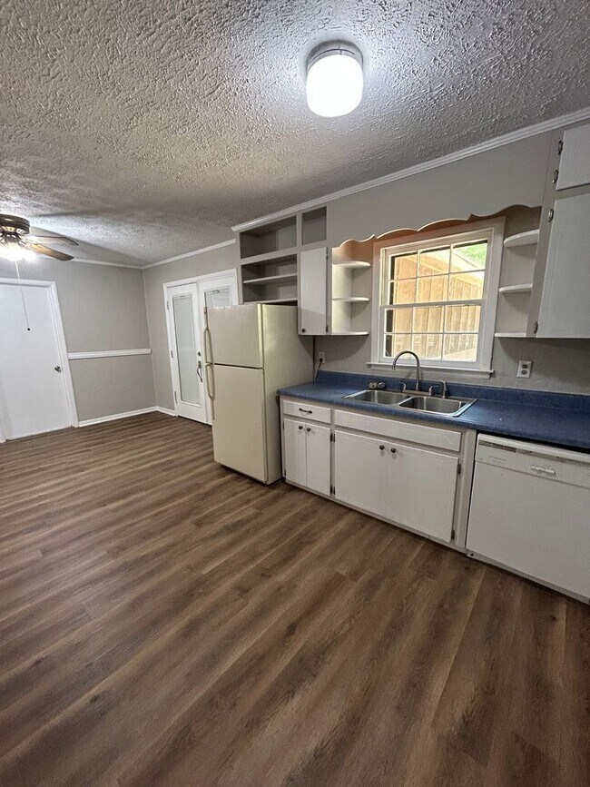 Foto del edificio - 5402 Arrow Ave