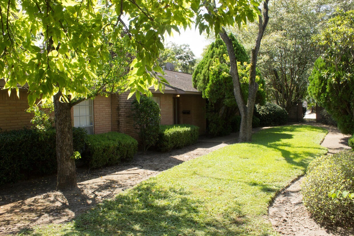 Primary Photo - 5916 Winsome Ln